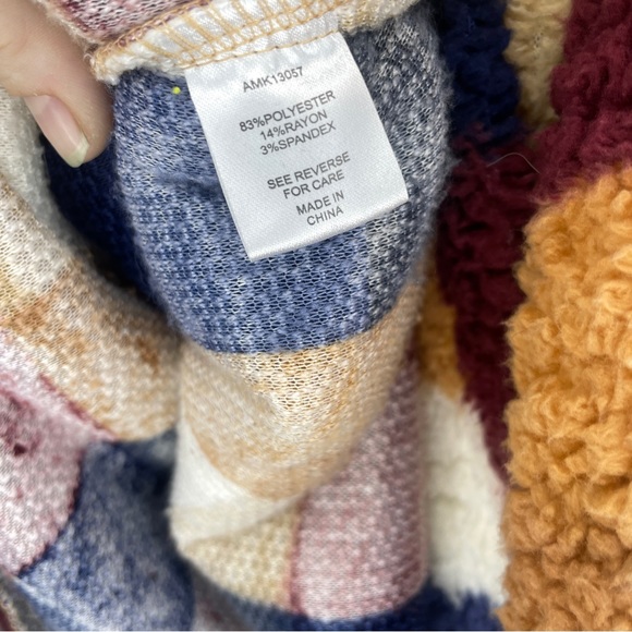 final price NWT Checkered Mustard Navy Burgundy Sweater - Picture 10 of 12